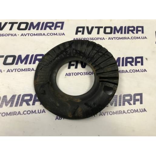 Проставка задньої пружини нижня Ford Focus 3 2011-2017 AV615599CE